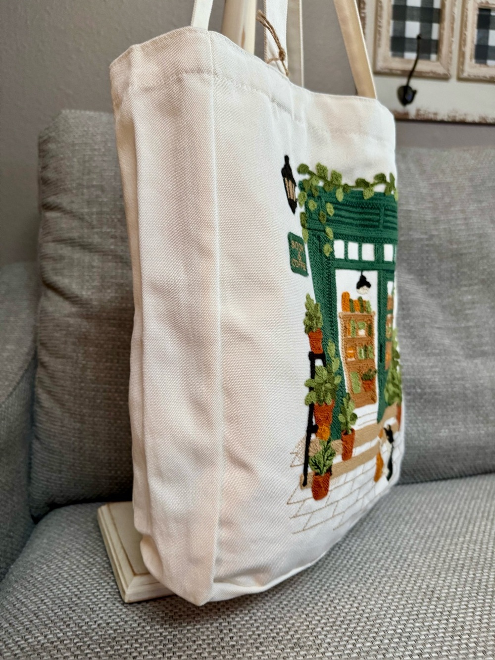 BOOK STORE & COFFEE SHOP Canvas Tote Book Bag Cats Plants Embroidered NWT - Picture 2 of 14